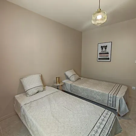 Maison De Plain-pied, 2